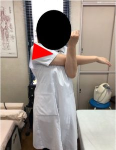 三角筋後部のストレッチ①